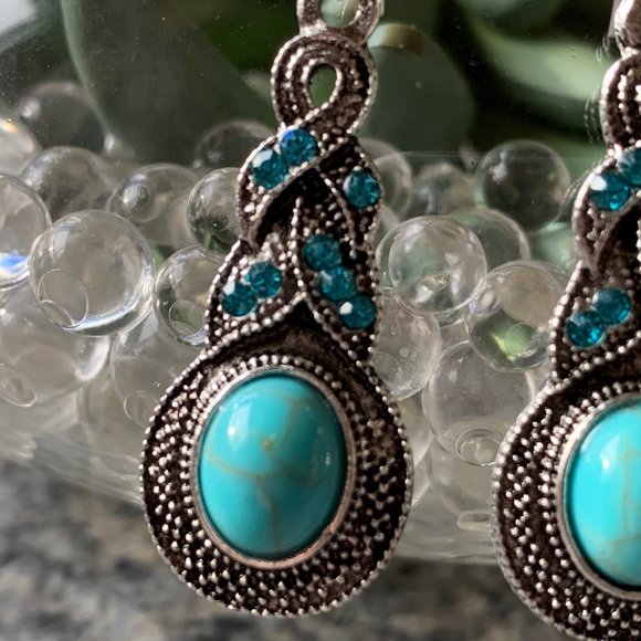 Silver and Turquoise Water drop dangle earrings - Picture 2 of 3